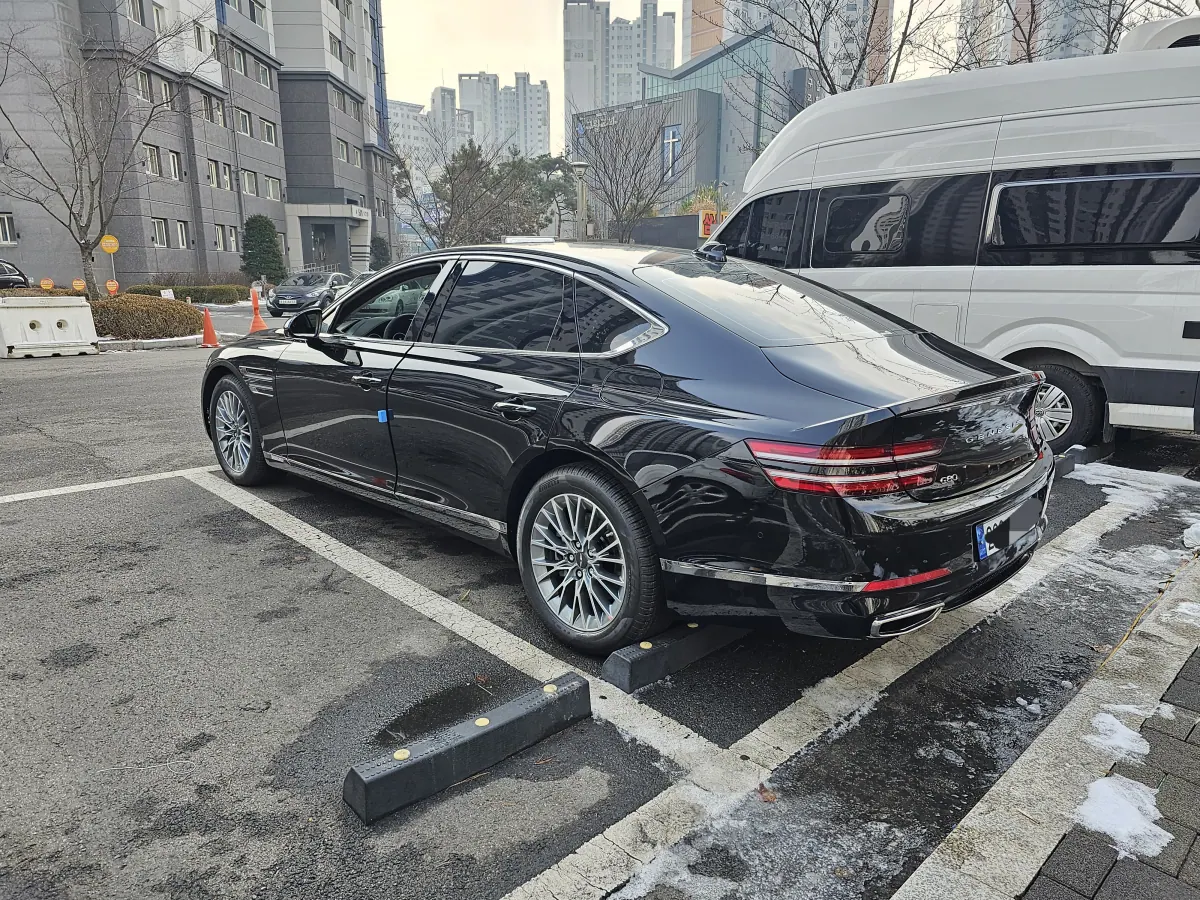Détails : Berline Genesis G80