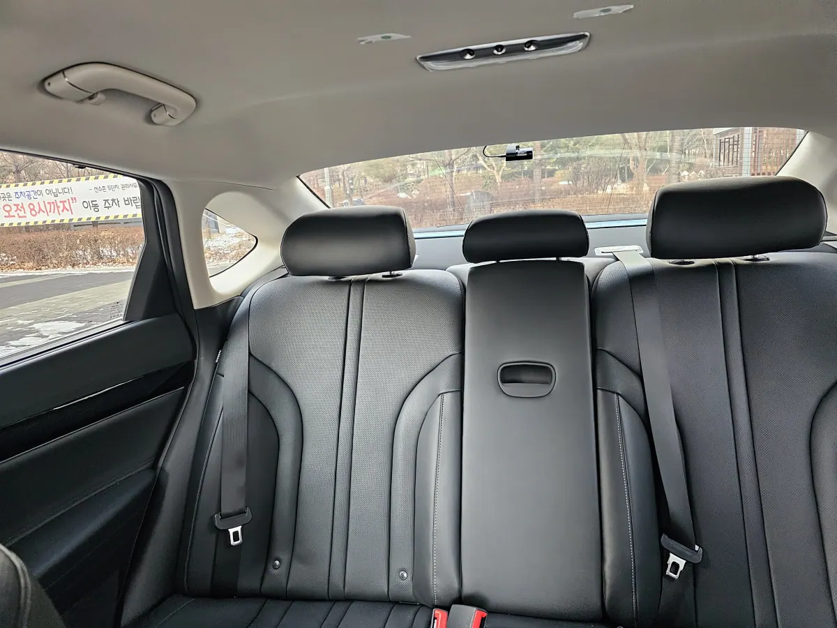 Détails : Berline Genesis G80